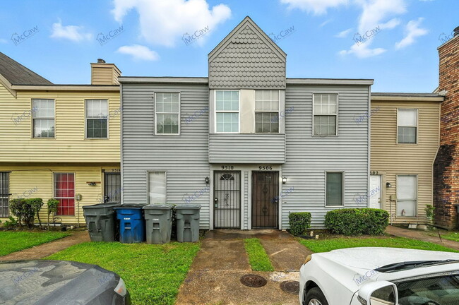 Primary Photo - 9510 Olde Towne Row