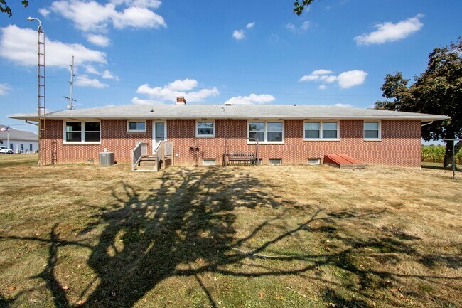 Building Photo - Charming Ranch Home