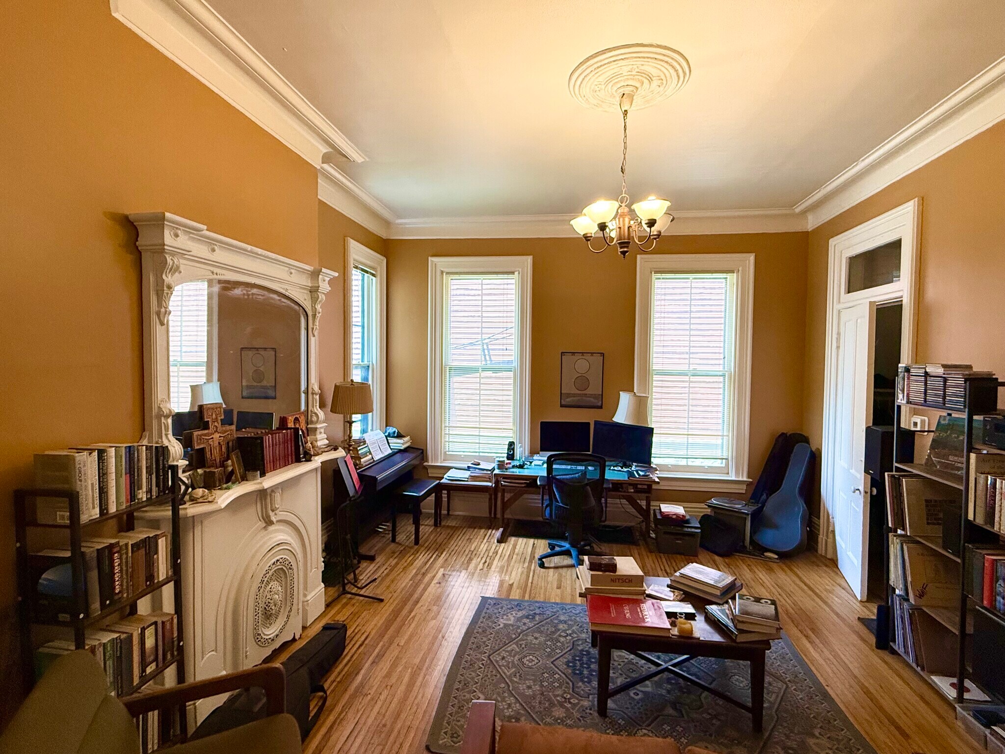 Living room - 2618 Moorman Ave