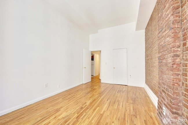 Building Photo - 220 Park Avenue South