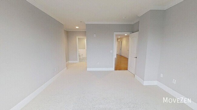 Building Photo - 710 Independence Pl