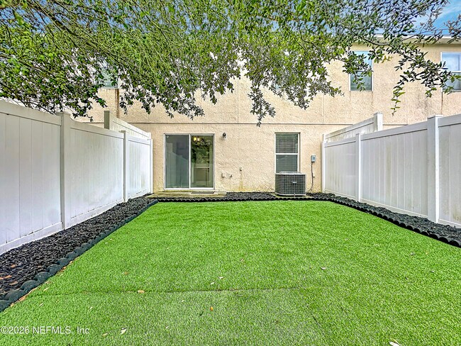 Building Photo - 8224 Halls Hammock Ct
