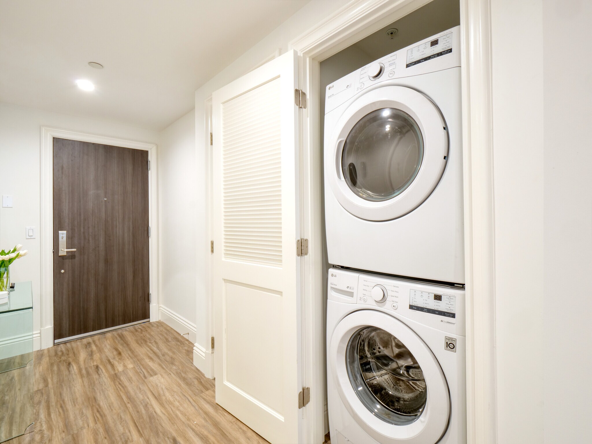 Building Photo - 911 S Shenandoah St