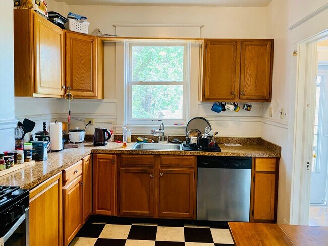 Building Photo - 117 N Robinson St