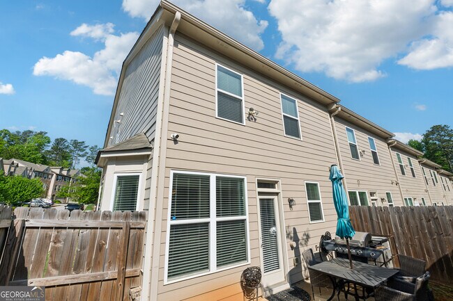 Building Photo - 1499 River Oak Ln