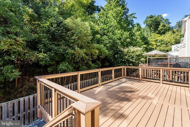 Building Photo - 6522 Trask Terrace
