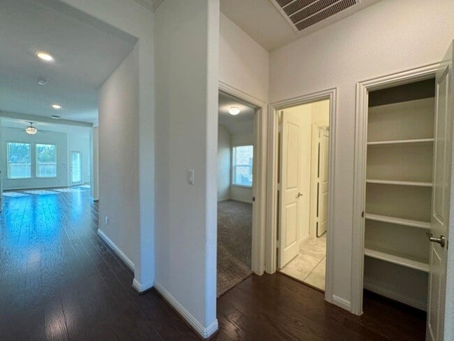 Building Photo - 1425 Morning View Rd