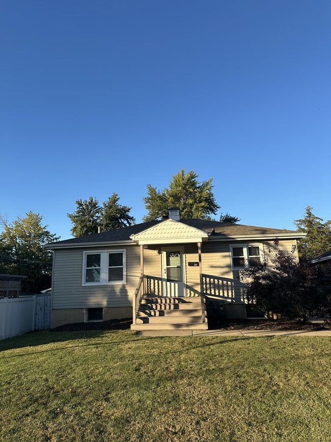 Building Photo - 220 Thornton St