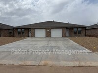 Building Photo - 1112 Caprock St