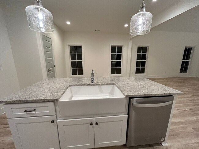 Building Photo - Charming 2BR House in Opelika