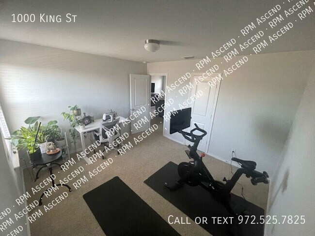 Building Photo - 1000 King St