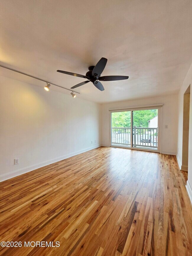 Building Photo - 97 Cotswold Cir