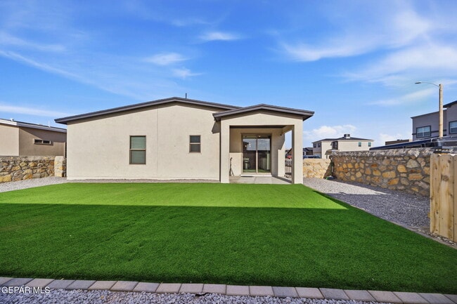 Building Photo - 3741 Peak Pl