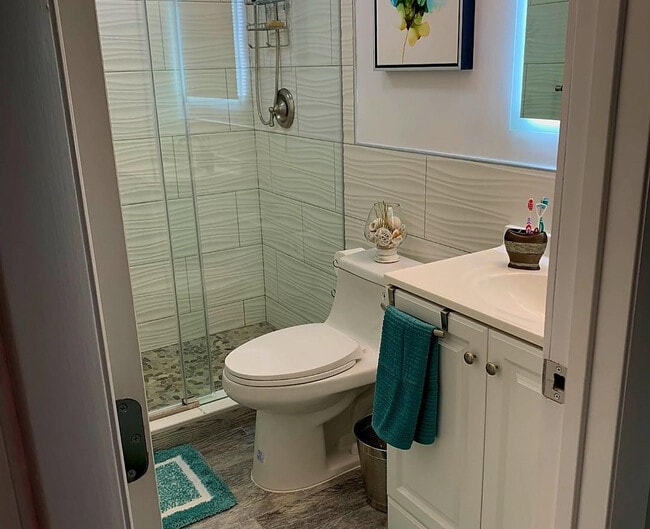 Building Photo - 300 Duck Key Dr