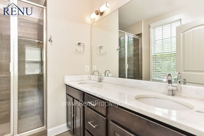 Building Photo - 3153 Long Blvd