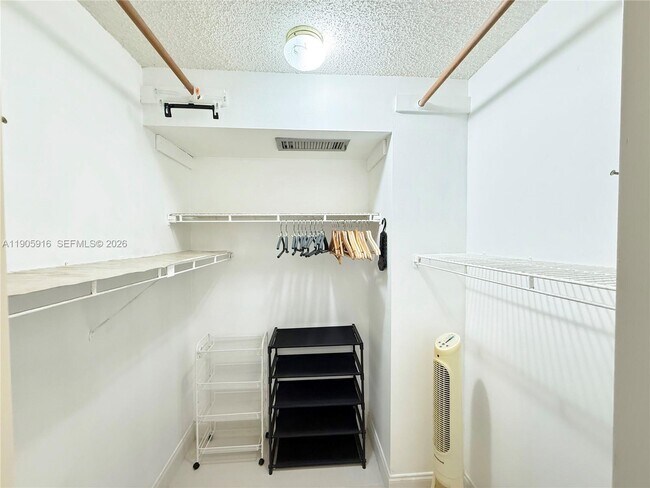 Building Photo - 8900 Washington St