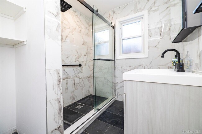 Building Photo - 5 Prospect St