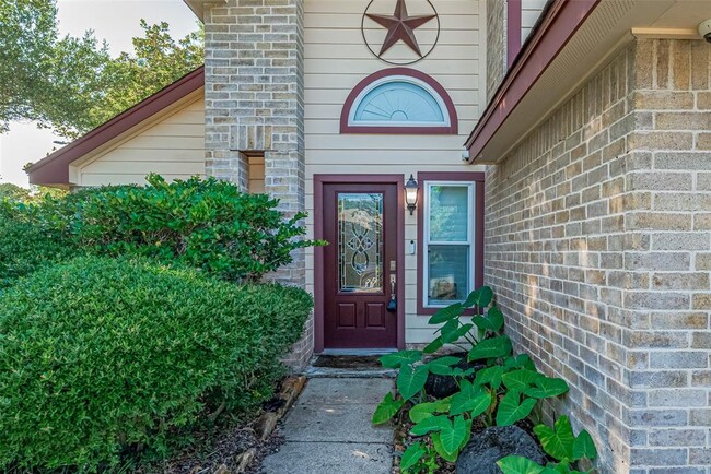Building Photo - 15803 Locust Grove Dr