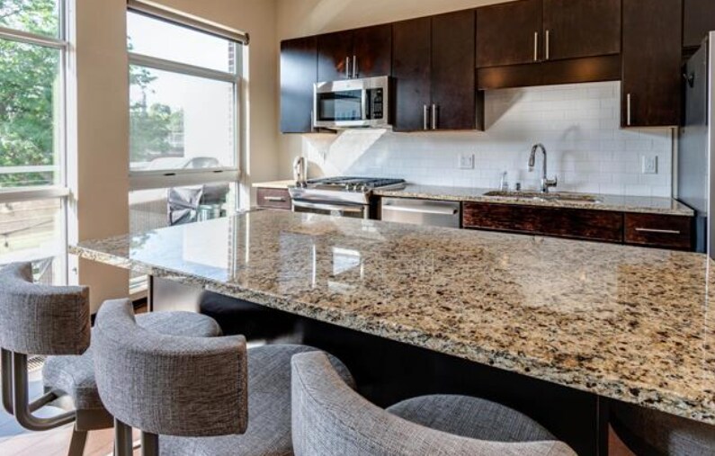 Building Photo - 803 E Mifflin St