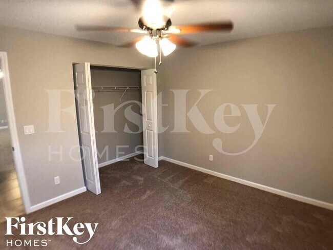 Building Photo - 1497 SW San Sebastian Ave