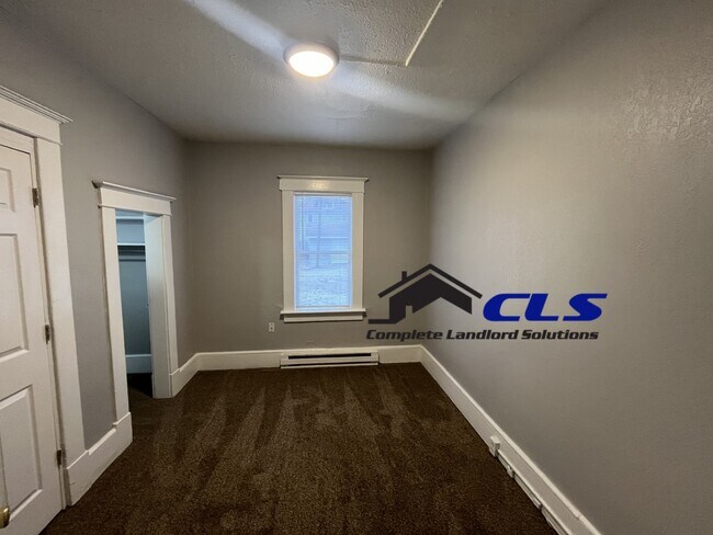 Building Photo - 1616 S 4th St