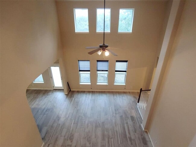 Building Photo - 1601 Lions Den