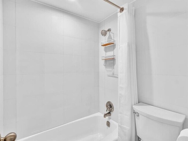 Building Photo - 3100 S Ocean Blvd