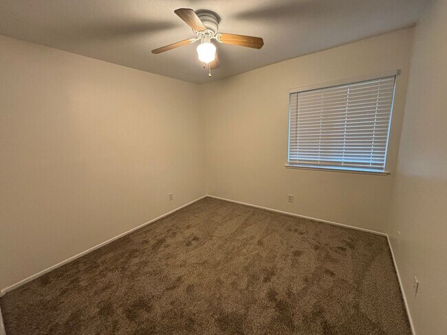 Building Photo - Charming Single-Story 3-Bedroom Pool Home ...