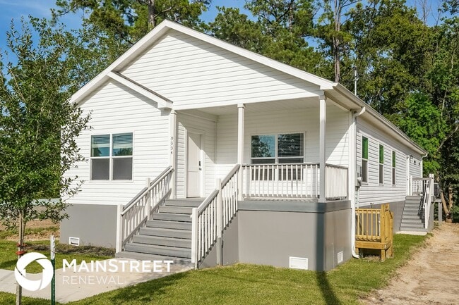 Building Photo - 9334 Crestview Dr