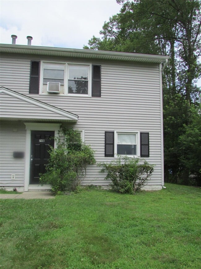 Building Photo - 74 B Demarest Ave