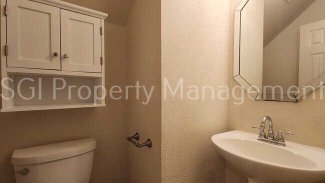 Building Photo - 329 Parkhurst Ln