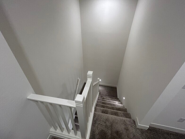 Building Photo - 2121 W Sonoran Desert Dr