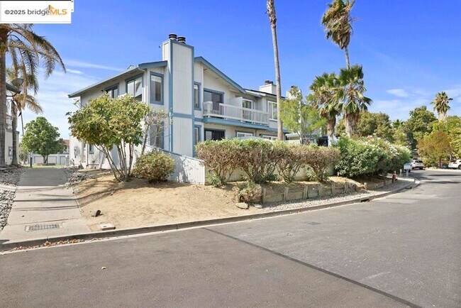 Primary Photo - 927 Lido Cir