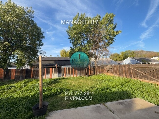 Building Photo - Spacious 2-Bedroom Home in Desirable Riverside Cul-de-Sac Near UCR!