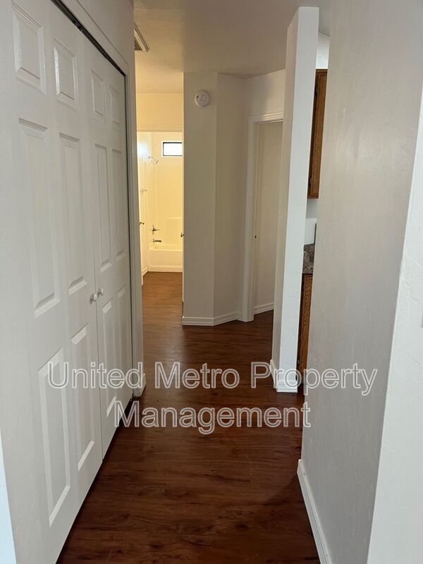 Building Photo - 8360 E. Lakeshore Drive