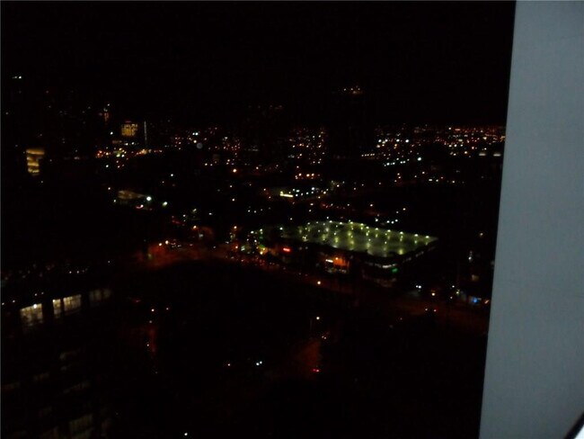 Building Photo - 1900 N Bayshore Dr