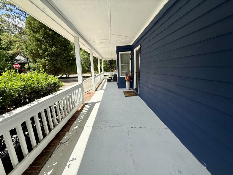 Building Photo - 160 Whitwood Cir