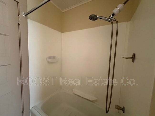 Building Photo - 22 Willis Ave