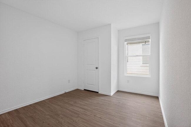 Building Photo - 2 Week Free Move-In Special!! 4/2 w/ Modern Layout in Growing San Antonio Community