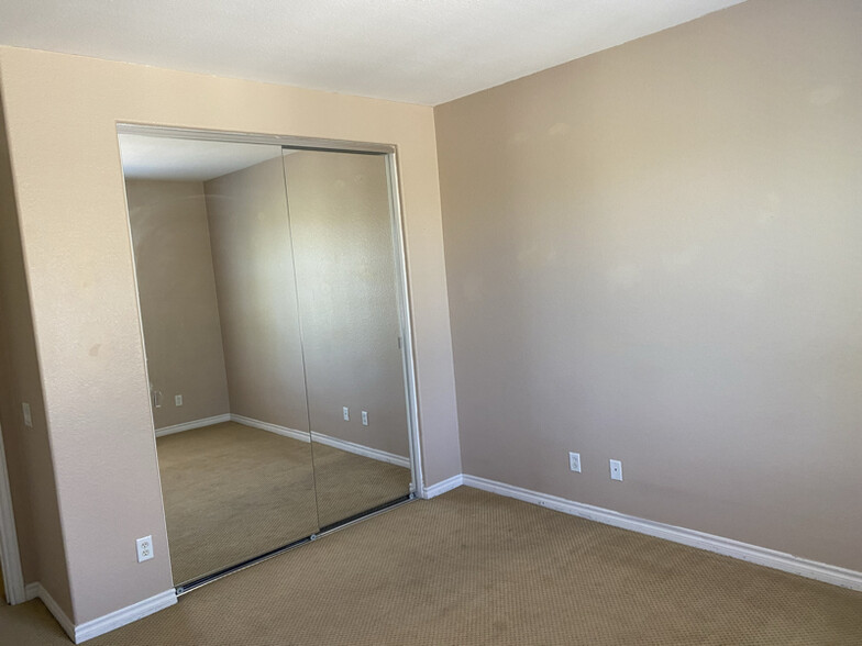 Building Photo - 17 S La Salle St