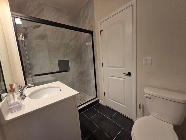 Building Photo - 14008 Eucalyptus Bnd