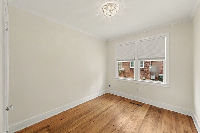 Building Photo - 12 Colleton Dr