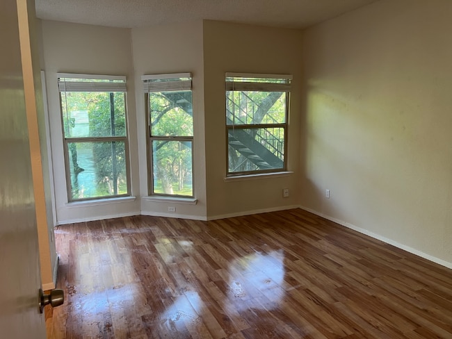 Building Photo - 5305 Indio Dr