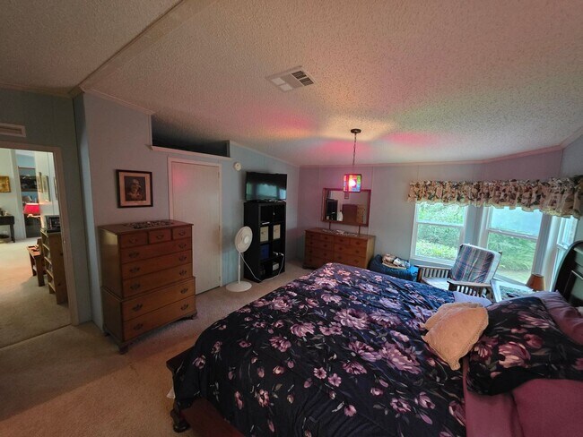 Building Photo - Hidden Gem - Vacation Home