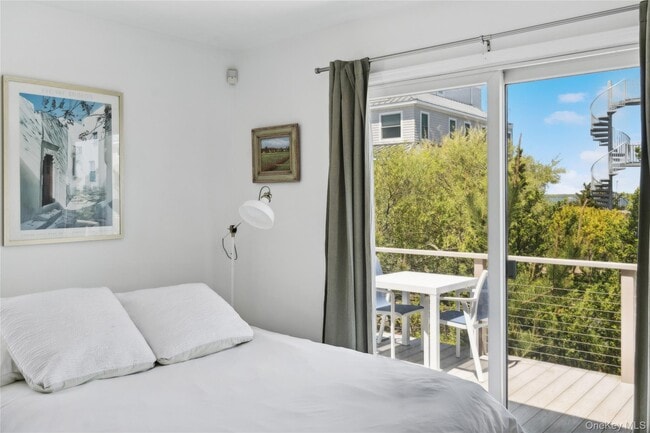 Building Photo - 846 Dune Rd