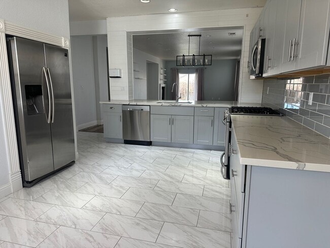 Building Photo - Curti Ranch bungalo