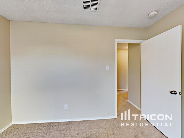 Building Photo - 216 Blazing Star Trail
