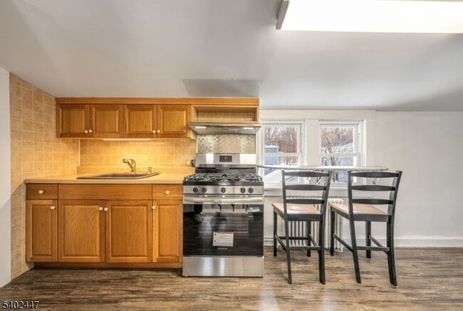 Building Photo - 69 Weaver St