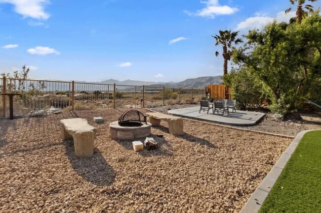 Building Photo - 9693 El Rio Ln