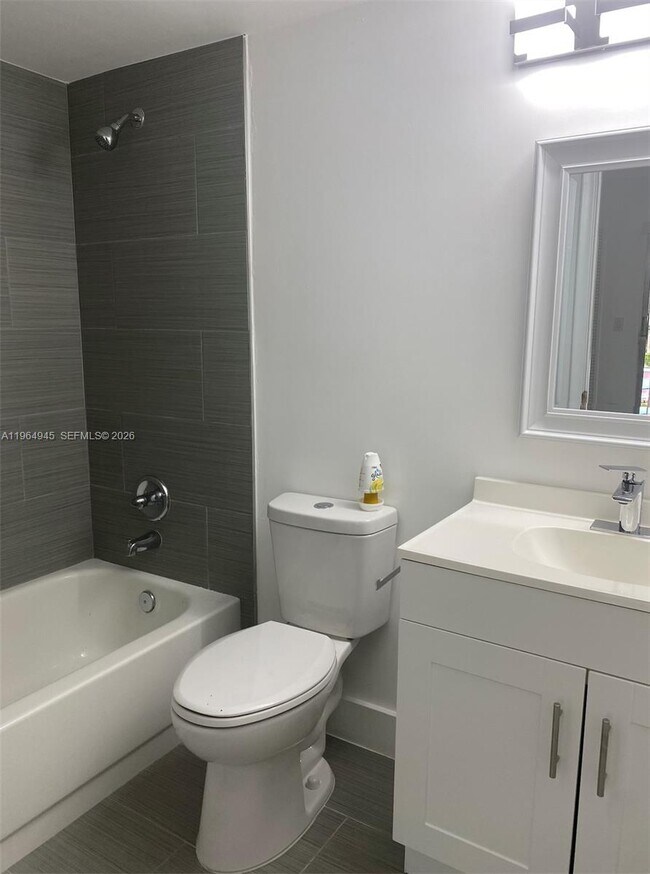 Building Photo - 13455 SW 9th Ct